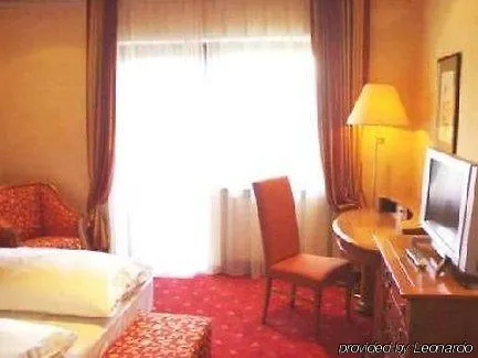 Ξενοδοχείο Gloriette Boutiquehotel 4*