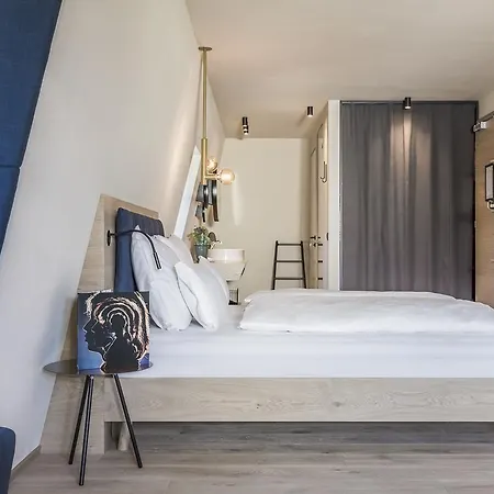Ξενοδοχείο Gloriette Boutiquehotel 4*